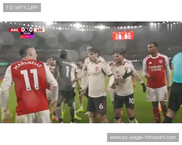 利物浦外线逼得对方混乱